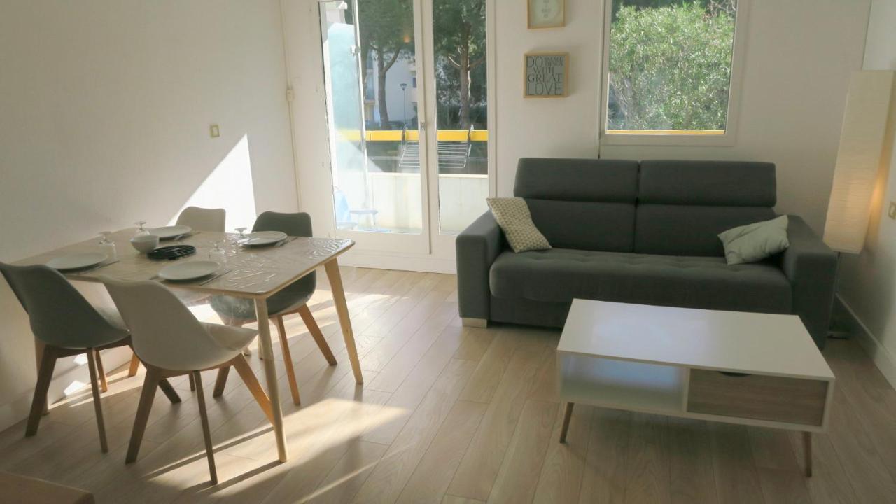 Appartement Sol-y-days Cigales De Mer, Bien Equipes Et Climatises, En Centre-ville A 150m De La *